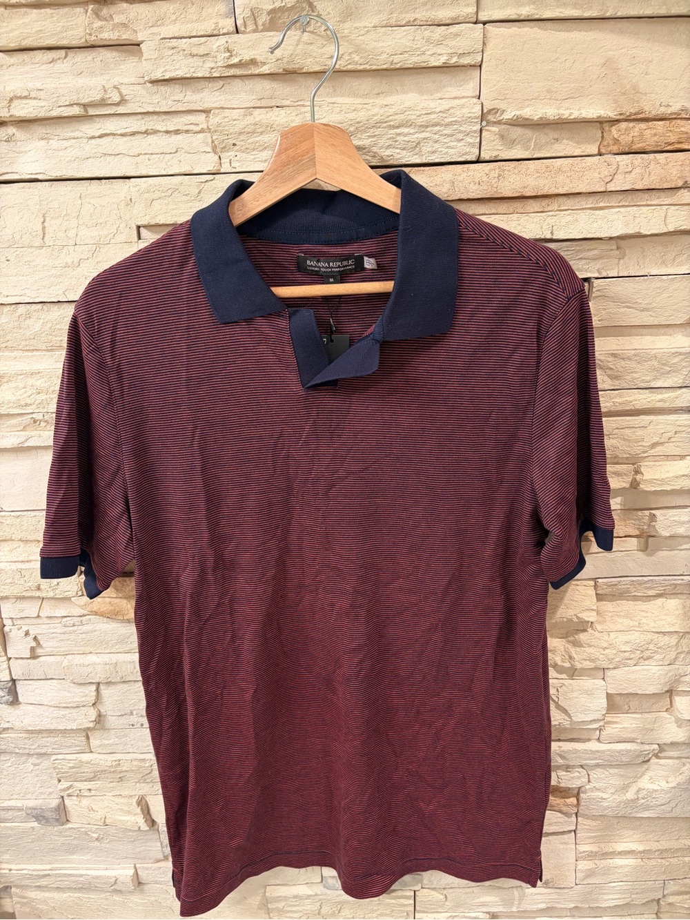 Banana Republic Men's Maroon Polo with Navy Collar
